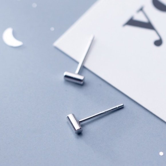 SILVER ROUND ROD STUD EARRINGS - Picture 5 of 5